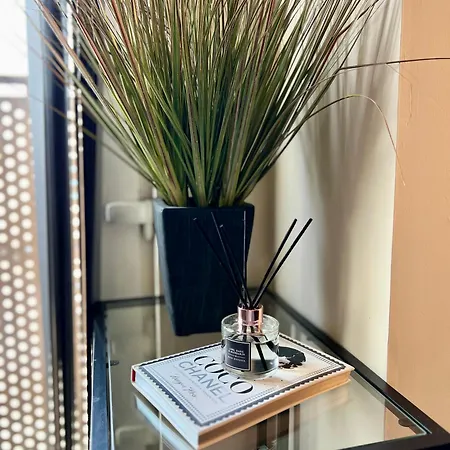 Stylish Modern Flat With Juliet Balcony & Parking Lejlighed Glasgow