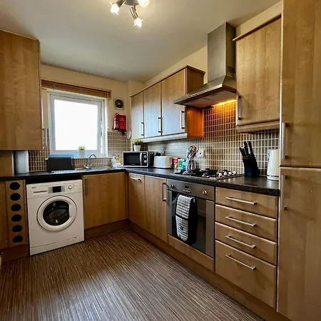 Stylish Modern Flat With Juliet Balcony & Parking Lejlighed *