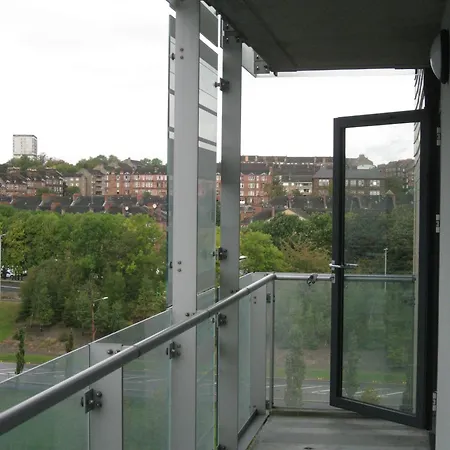 Apartment Harbour River West End