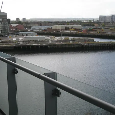 Harbour River West End Apartment