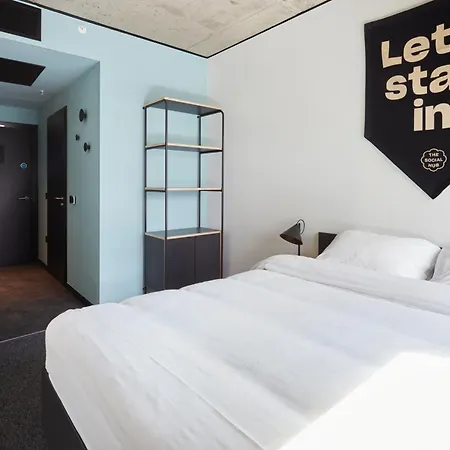 The Social Hub 4*