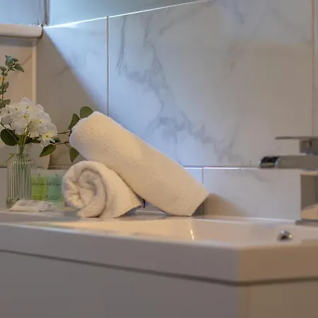 Cosy Palm West End - Pass The Keys Daire