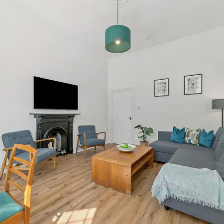 Apartment Woodford Street