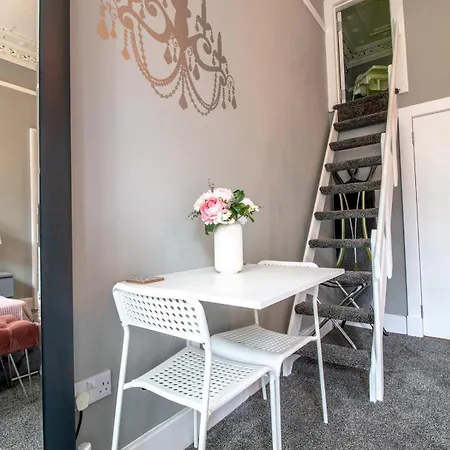 Dream With Loft West End - Pass The Keys * Glasgow