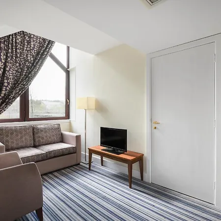 Glasgow - By Ihg Hotell 4*