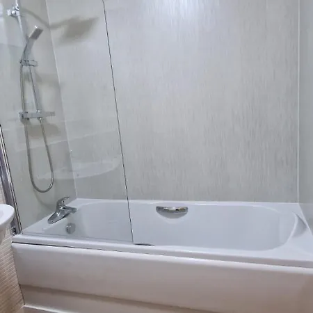Cosy And Stylish 2-bedrooms,2-bathroom Prime Location * Glasgow