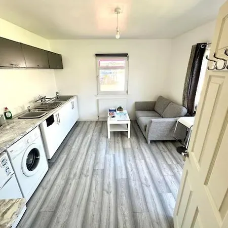 Apartament Entire Private 1 Bedroom - Guest In Glasgow
