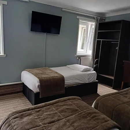 Kings Park Hotel 3*