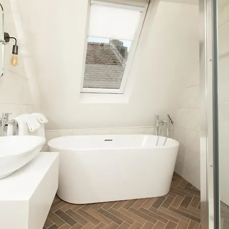 Celentano's Restaurant With Hotel Glasgow