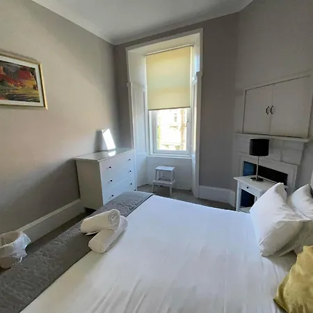 2 Bed West End *