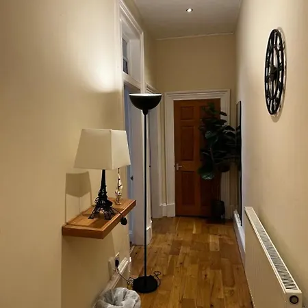 Hampden Hues Apartment *