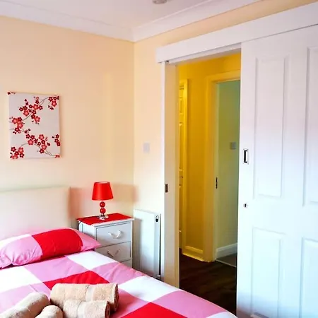 דירה 3 Bedroom - Free Parking & Wifi 350mbps *