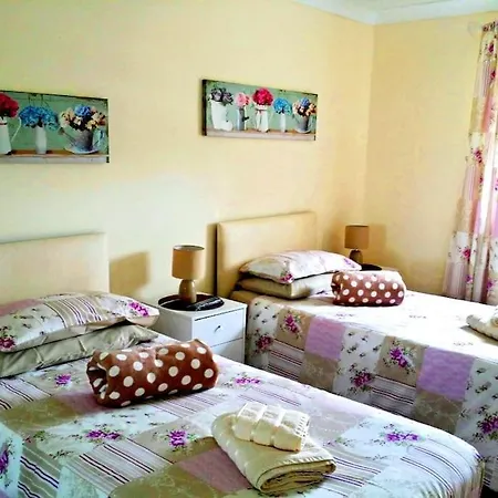 דירה 3 Bedroom - Free Parking & Wifi 350mbps *