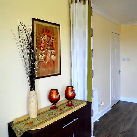 3 Bedroom - Free Parking & Wifi 350mbps דירה *