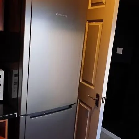 דירה 3 Bedroom - Free Parking & Wifi 350mbps גלאזגו