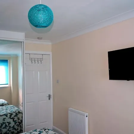 דירה 3 Bedroom - Free Parking & Wifi 350mbps גלאזגו