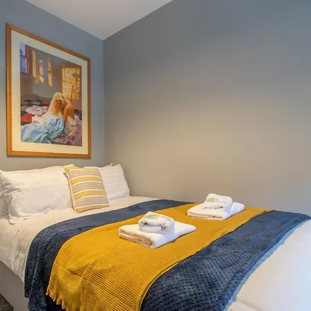 The Blue Nile Hillhead - Pass The Keys Apartamento *