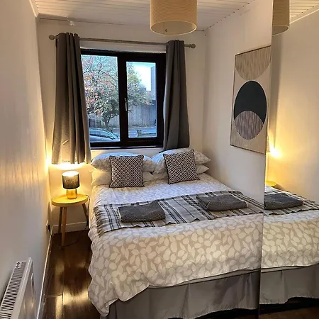 Brightcentral With Parking Daire Glasgow