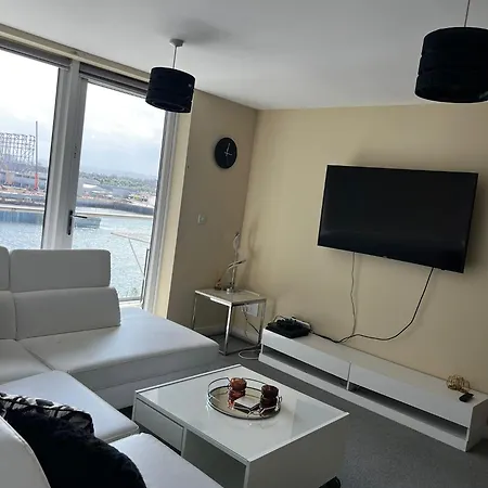 Harbour With River View Apartman *