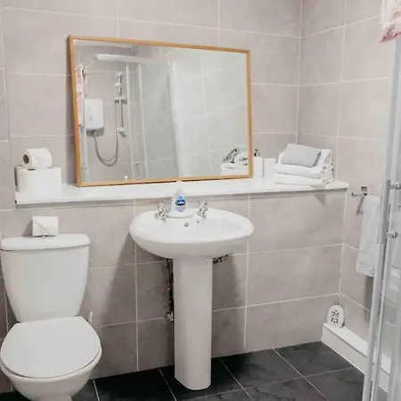 - 1 Bedroom Appartement *