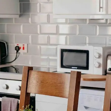 - 1 Bedroom Apartment