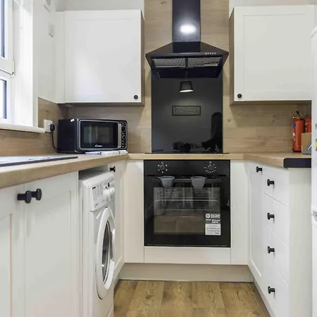 2 Bdr House By Caledonia Luxe Short Lets & Serviced Glasgow