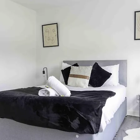 2 Bdr House By Caledonia Luxe Short Lets & Serviced