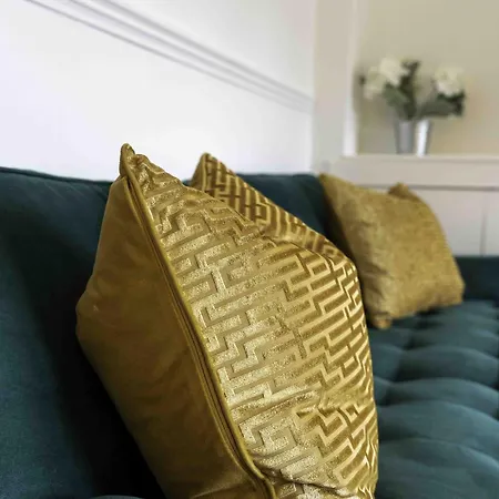 2 Bdr House By Caledonia Luxe Short Lets & Serviced Glasgow