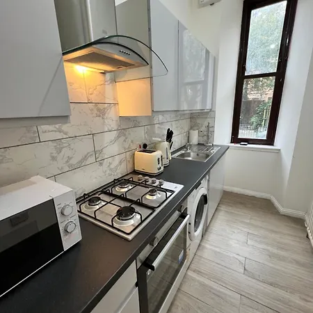 Daire Garturk Street Bright Modern Ground Floor Flat Queens Park Strathbungo Area Glasgow