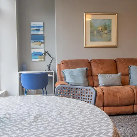 Wonderful West End - Pass The Keys *