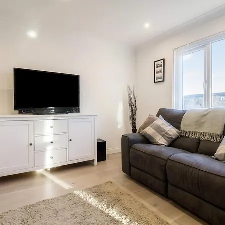 Bonnie Home, Queens Park, Centre And Hampden Stadium Nearby بيت للعطل