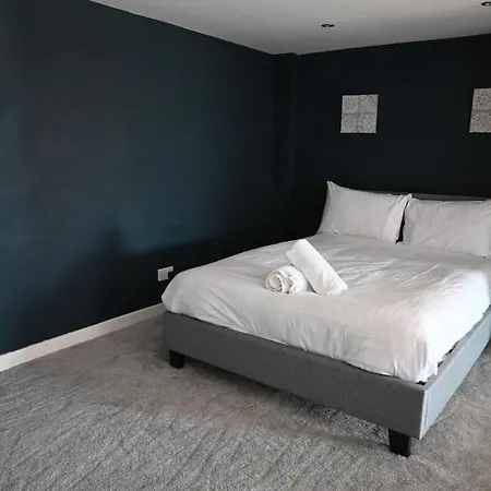 Stunning Centre Duplex *