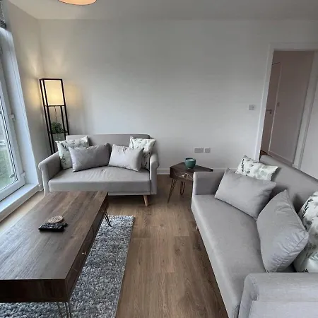 Stylish Newly Decorated 2 Bed Glasgow
