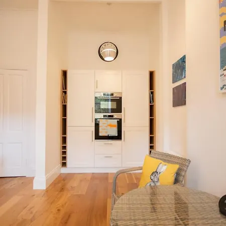 Vakantiehuis Stunning 3 Bed Flat In The Heart Of The West End Glasgow