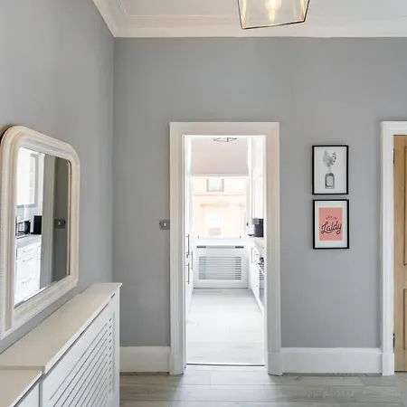 Boutique West End - 'the Nook' Glasgow