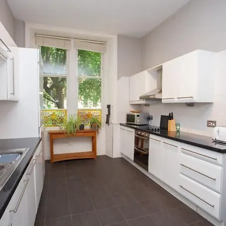 Lovely Flat In Ideal Location