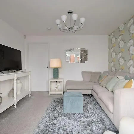 3bdr House By Vista Short Lets & Serviced Scotland With Driveway Parking And Ps4