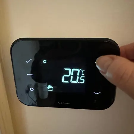 Stunning 2 Bedroom * Glasgow