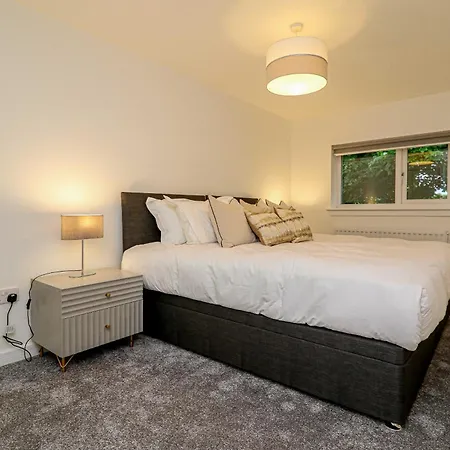 بيت للعطل Wyndford Riverside House غلاسغو