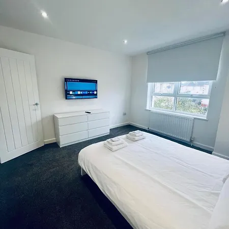 Modern 2 Bedroom House With Loft Conversion Lägenhet Glasgow