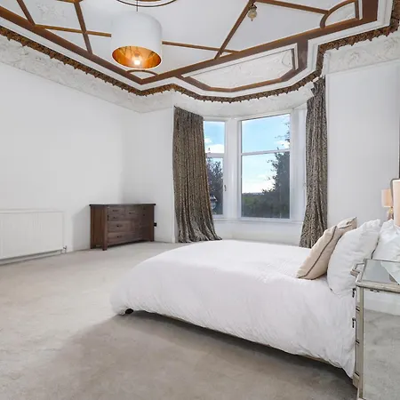 Extravagant 6 Bed Victorian Townhouse With Hot Tub Villa Glasgow