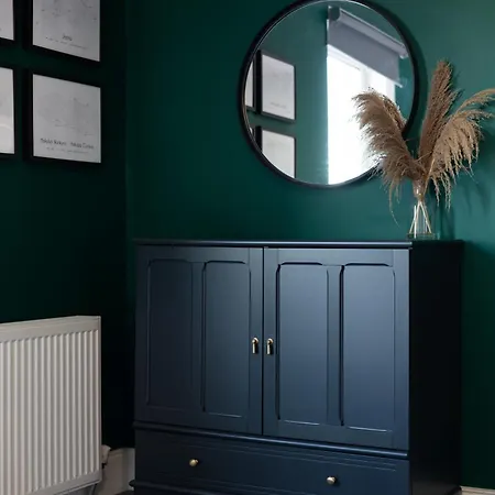 Extravagant 6 Bed Victorian Townhouse With Hot Tub Glasgow