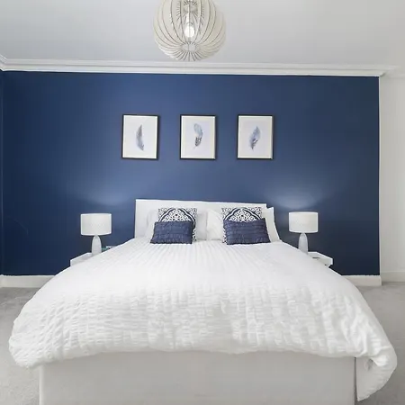 Extravagant 6 Bed Victorian Townhouse With Hot Tub Villa