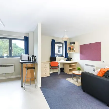 Апартаменты For Student Only Student Roost Gibson Street *