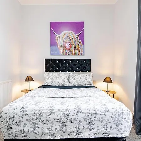 Stunning Ground Floor Flat In Southside. Appartamento *