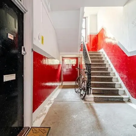 Апартаменты Stunning Ground Floor Flat In Southside. Глазго