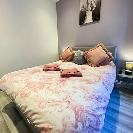 2 Bed In Centre! Glasgow