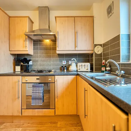 דירה Bright 2 Bedroom With Free Parking גלאזגו