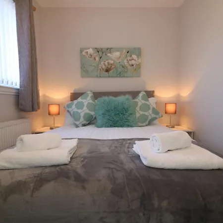 Signature- Connelly House 마더웰