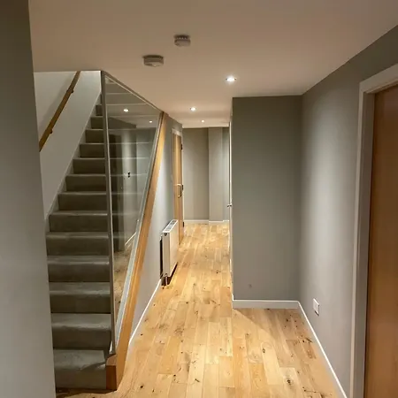 5 Beds ,4 Bedroom Duplex West Of Near Centre Glasgow